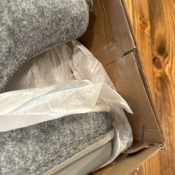 Cloud Steppers Clogs - Picture 12 of 12